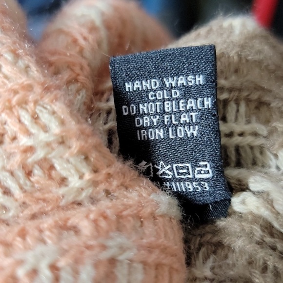 Active Design in Los Angles Aztec Southwest Tribal Print Cardigan - Picture 4 of 5